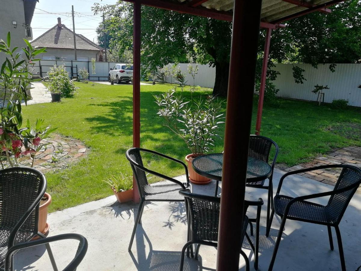 Zsuzsanna Vendeghaz Hotel Gyomaendrod Exterior photo